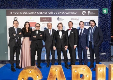 Imagen secundaria 1 - Arriba, miembros del club Rotary, que organiza actos a beneficio de diferentes oenegés. Abajo, Sabor Empresarial, que cada año organizaba una gala cuya recaudación va directa a Casa Caridad. A la derecha, Ana Mansergas, Mariola Cubells y Eugeni Alemany, en un acto de One Day Yes. 