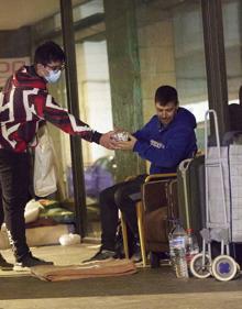 Imagen secundaria 2 - Mendigos en Valencia | Vidas truncadas en el corazón de Valencia