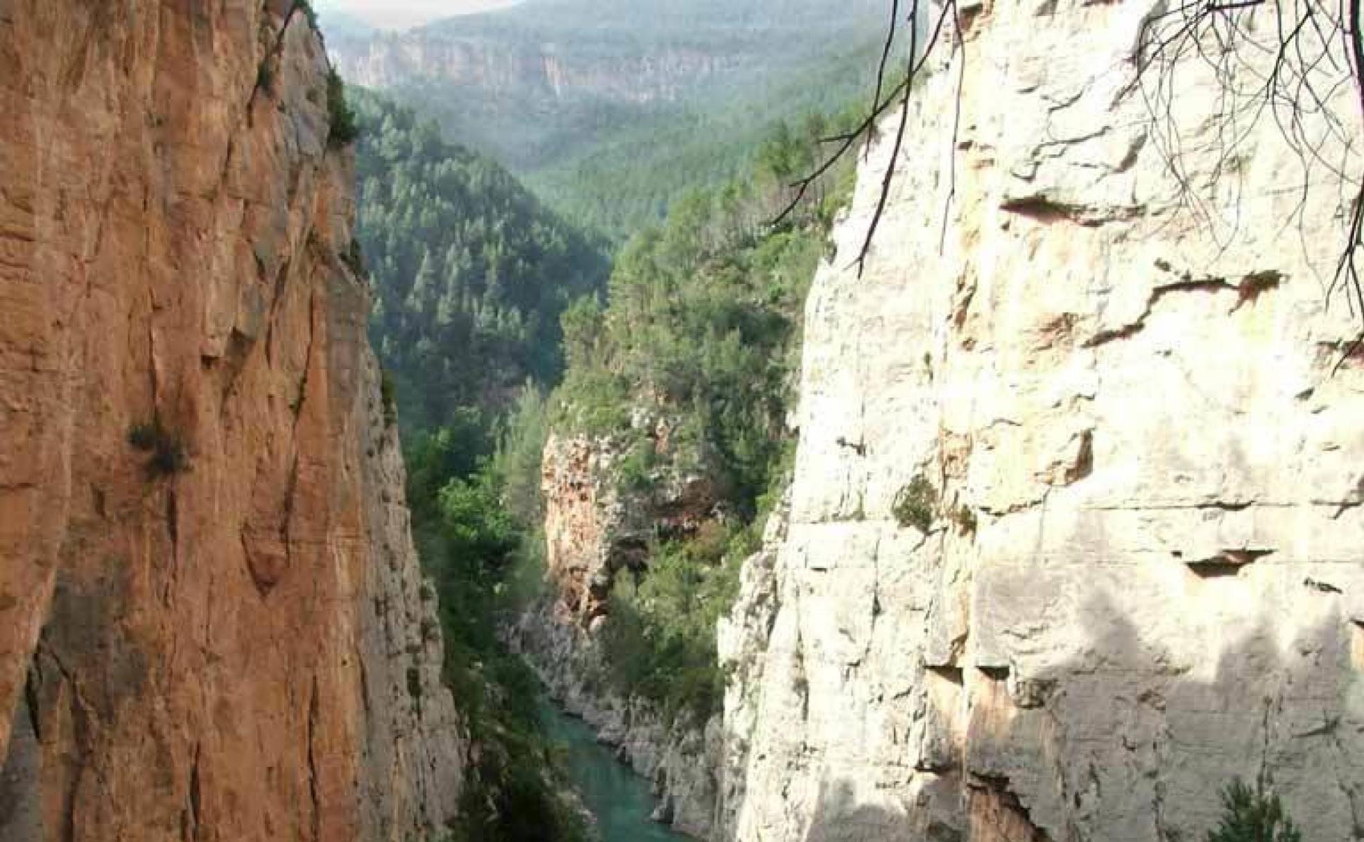 Río Mijares a su paso por Montanejos, el punto final de esta preciosa etapa del Camino del Cid. 