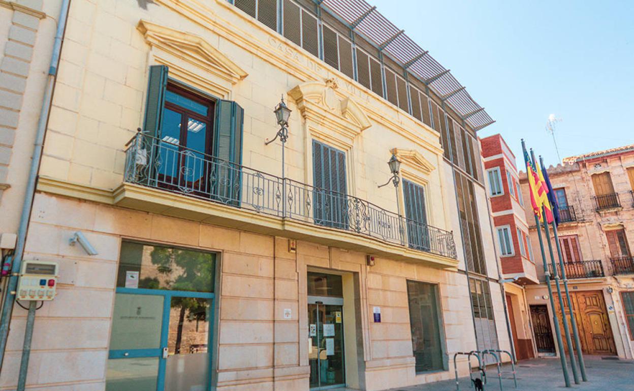 La fachada del ayuntamiento. 