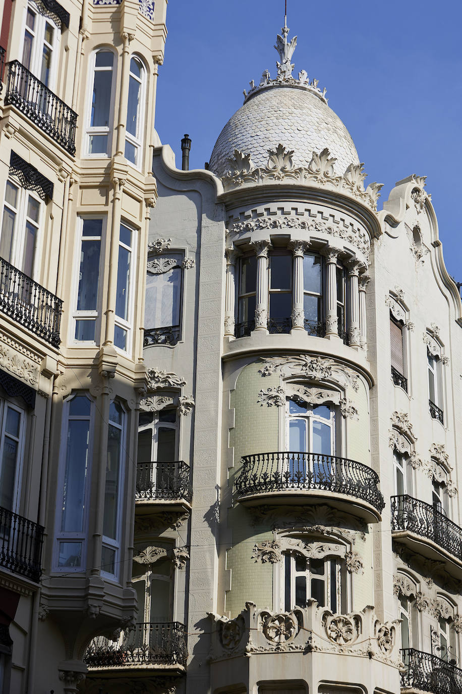 Las familias querían embellecer la ciudad. El edificio de los Gómez-Torres, es prueba de ello.