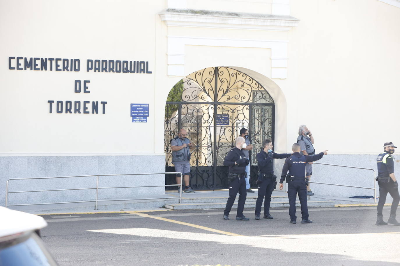 Fotos: Tiroteo en el cementerio de Torrent