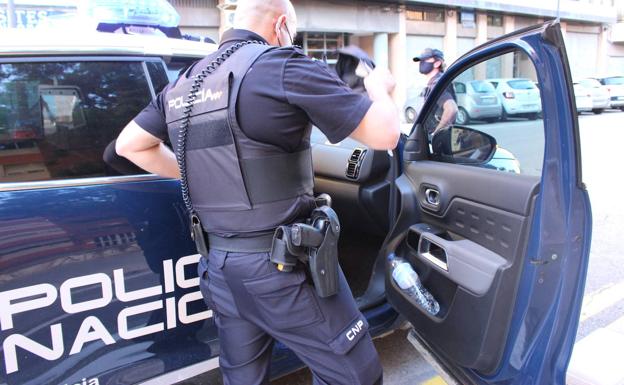 Sagunto: detenidas madre e hija por robar tarjetas bancarias para sacar dinero