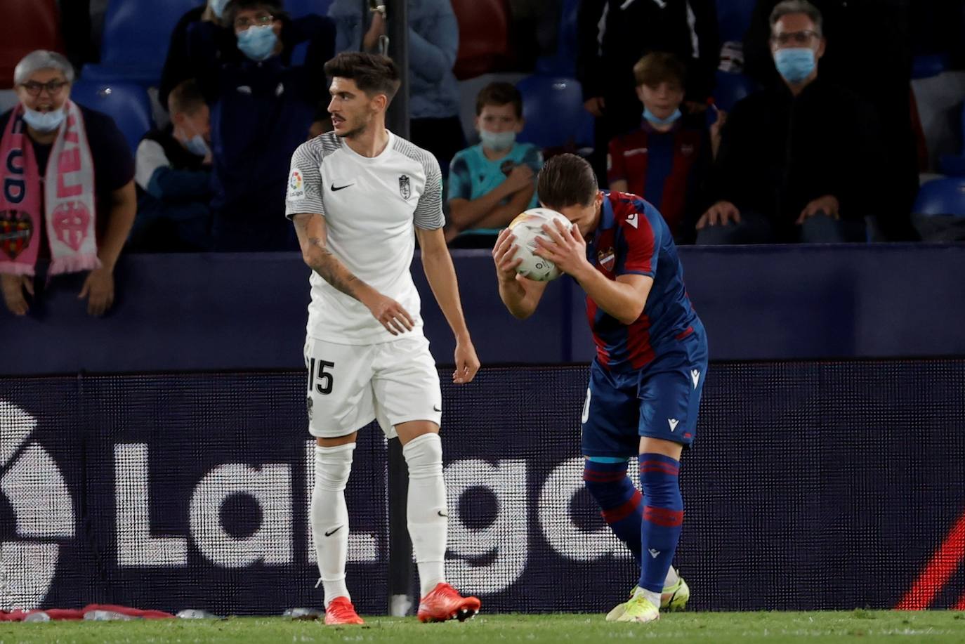 Fotos: Las mejores imágenes del Levante UD-Granada CF