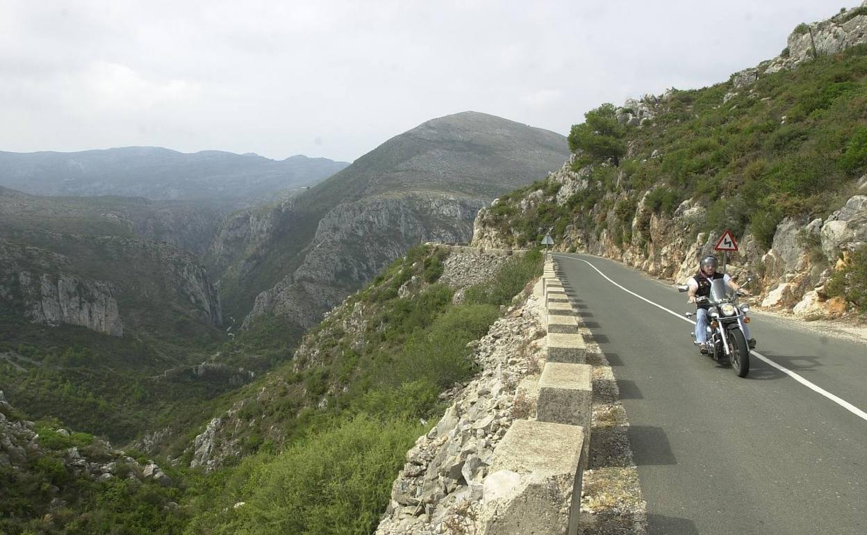 Imagen de archivo de una carretera de la Vall d'Ebo. 