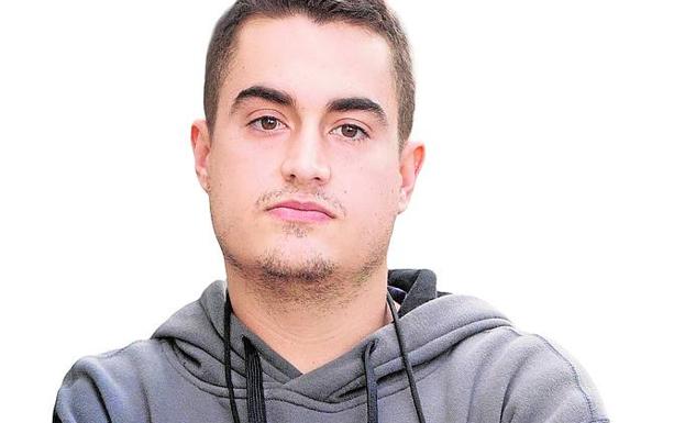 Sin poder independizarse. Víctor Aragón, un joven valenciano que vive con sus padres.