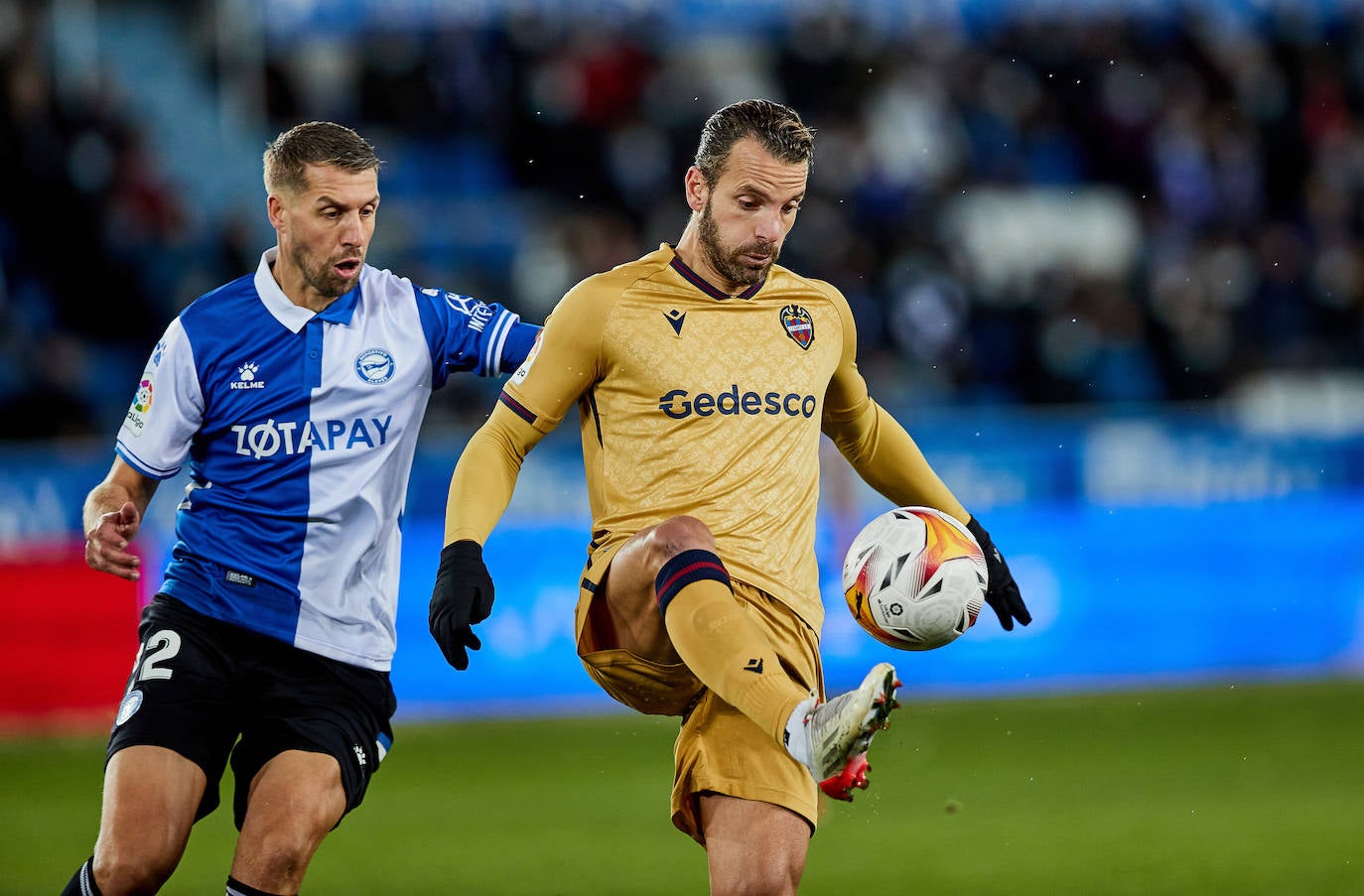 Fotos: Las mejores imágenes del Deportivo Alavés-Levante UD