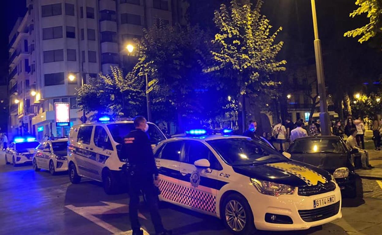 Los botellones en el centro de la ciudad han proliferado en los últimos meses. 