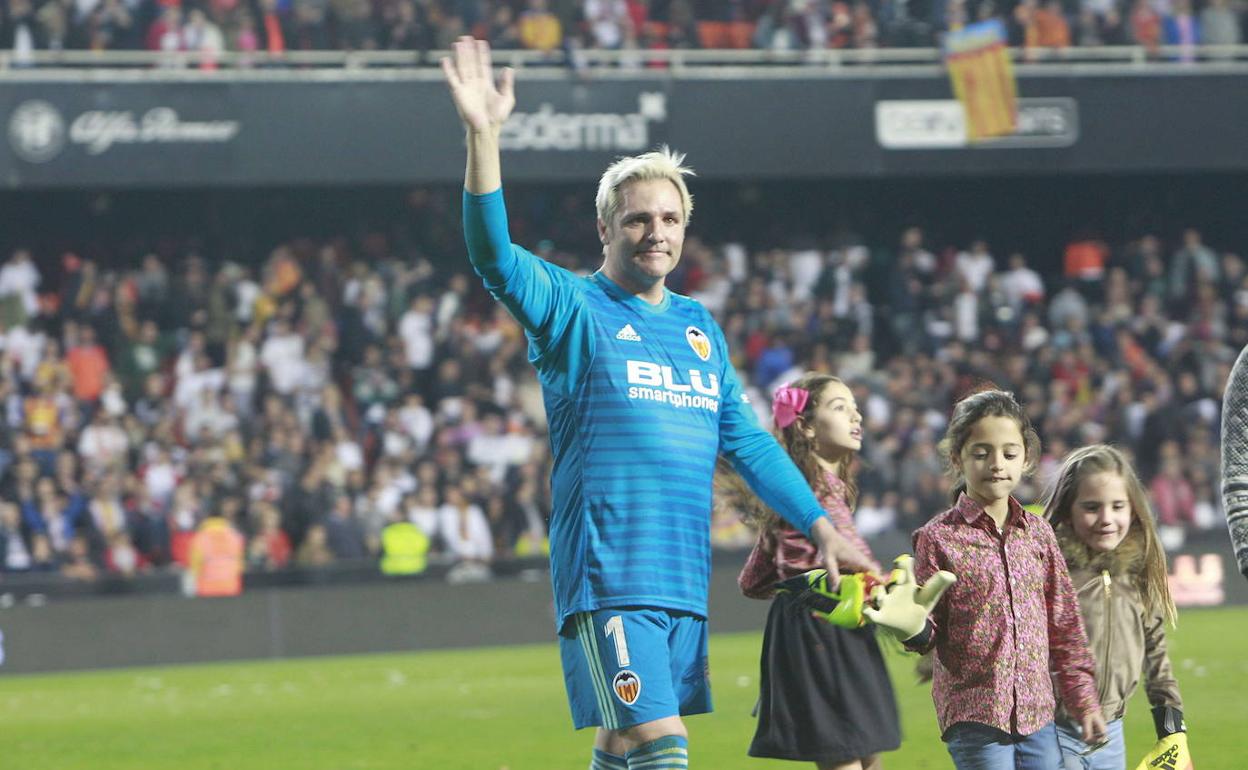 Cañizares en el partido de leyendas del centenario del Valencia