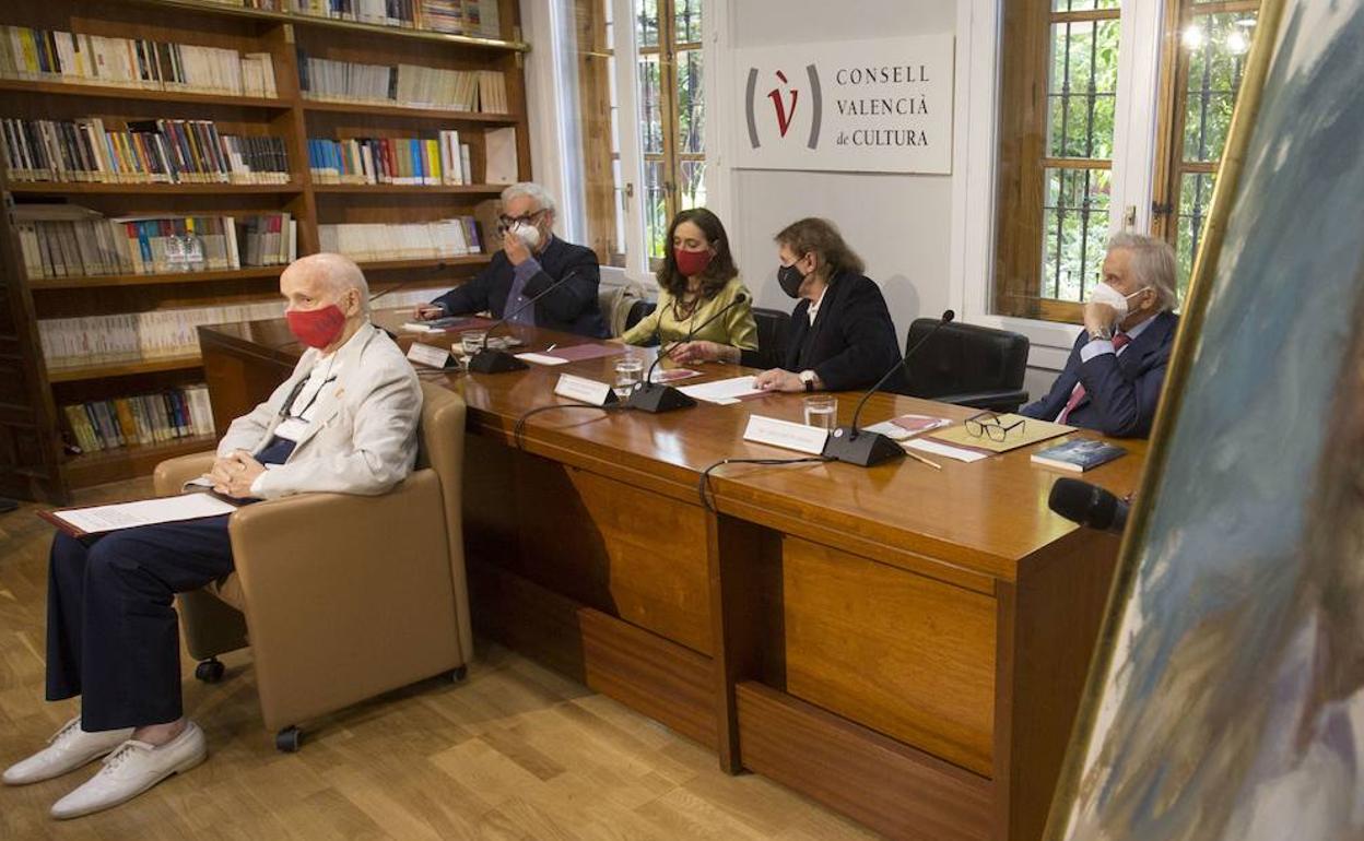 Un reciente acto en el Consell Valencià de Cultura, que preside el profesor Santiago Grisolía. 