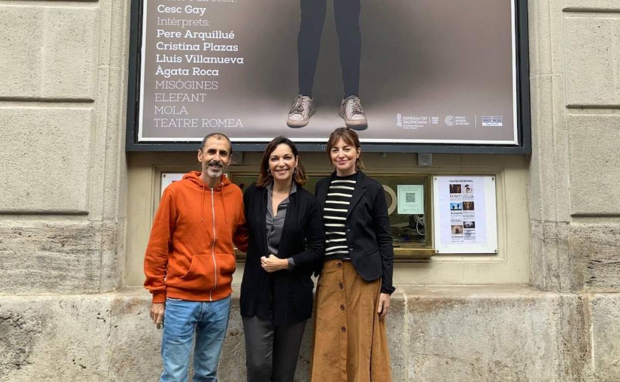 El elenco de '53 diumenges', esta mañana en Valencia. 