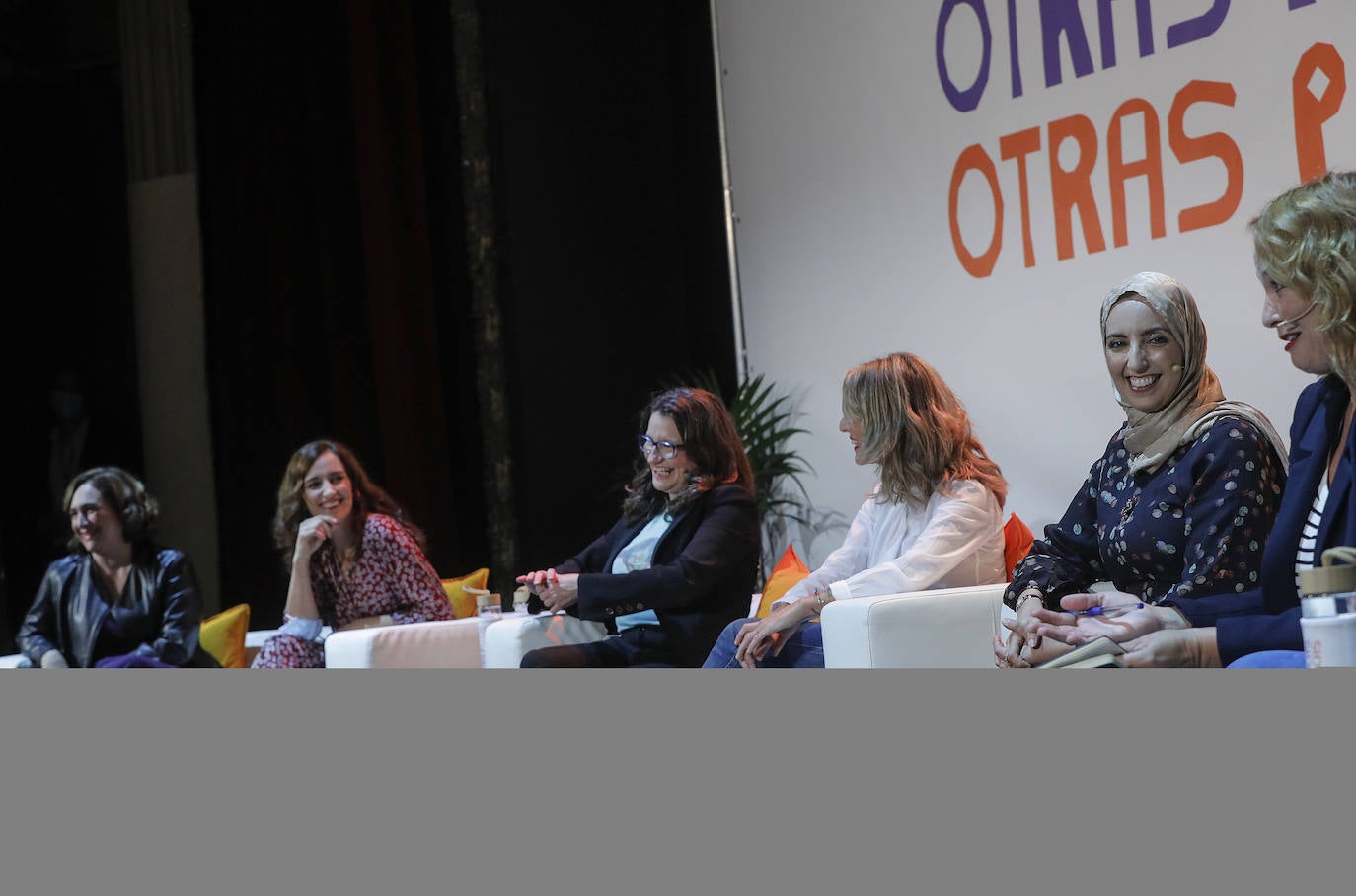 Fotos: Acto en Valencia de Yolanda Díaz, Mónica Oltra y Ada Colau