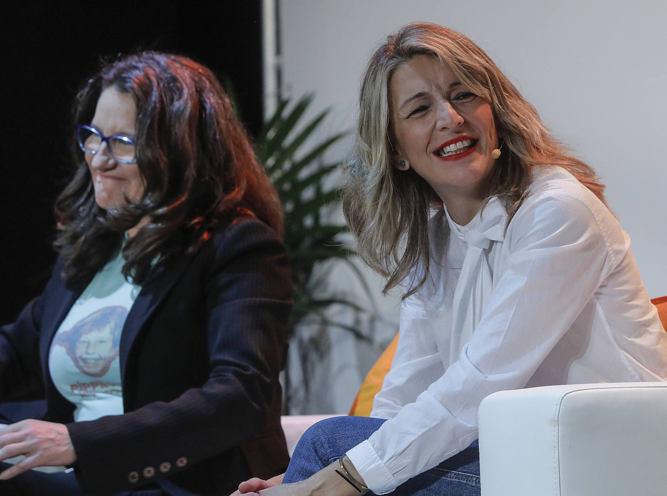 Fotos: Acto en Valencia de Yolanda Díaz, Mónica Oltra y Ada Colau