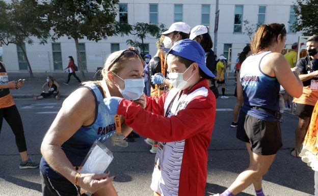 La medalla de finisher, el objeto más deseado de los runners, en el caso de la foto del medio maratón. 