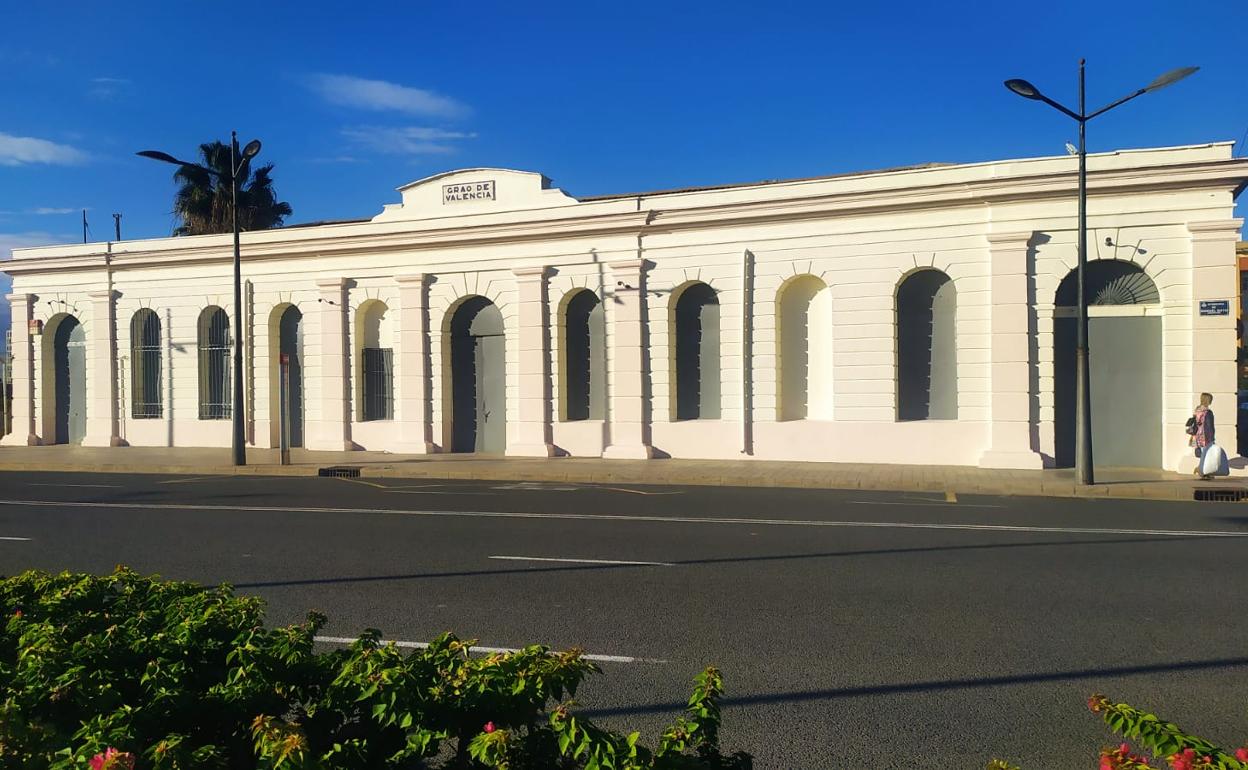 Aspecto actual de la Estacioneta del Grao, con las paredes pintadas, hoy.