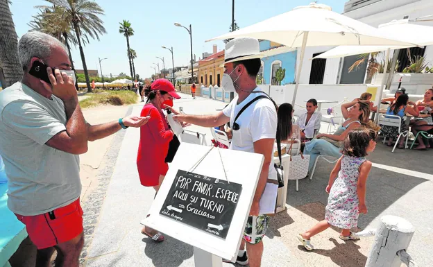 Hostelería y turismo de la Comunitat temen que el pasaporte Covid los convierta en «policías sanitarios»