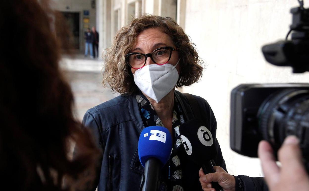 Paqui Viciano a su llegada a la Audiencia Provincial de Alicante la pasada semana. 