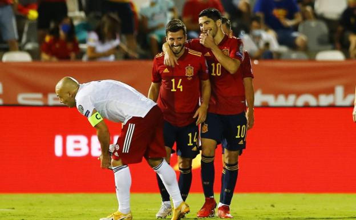 Gayà y Soler, en un partido con España. 