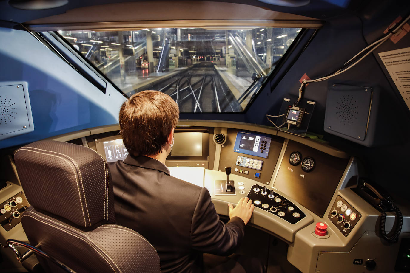 ILSA, primer operador privado español de alta velocidad, arrancará sus primeros viajes en tren en el último trimestre de 2022 bajo el nombre comercial de Iryo. Así lo ha anunciado este jueves la compañía participada al 55% por los fundadores de la aerolínea valenciana Air Nostrum y al 45% por Trenitalia, el operador público italiano.