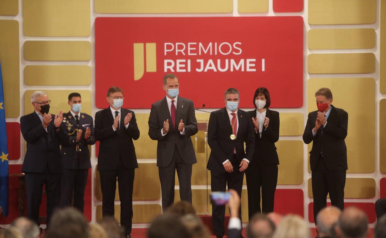 El Rey, en la entrega de los Premios Rei Jaume I celebrada este viernes en la Lonja de Valencia. 