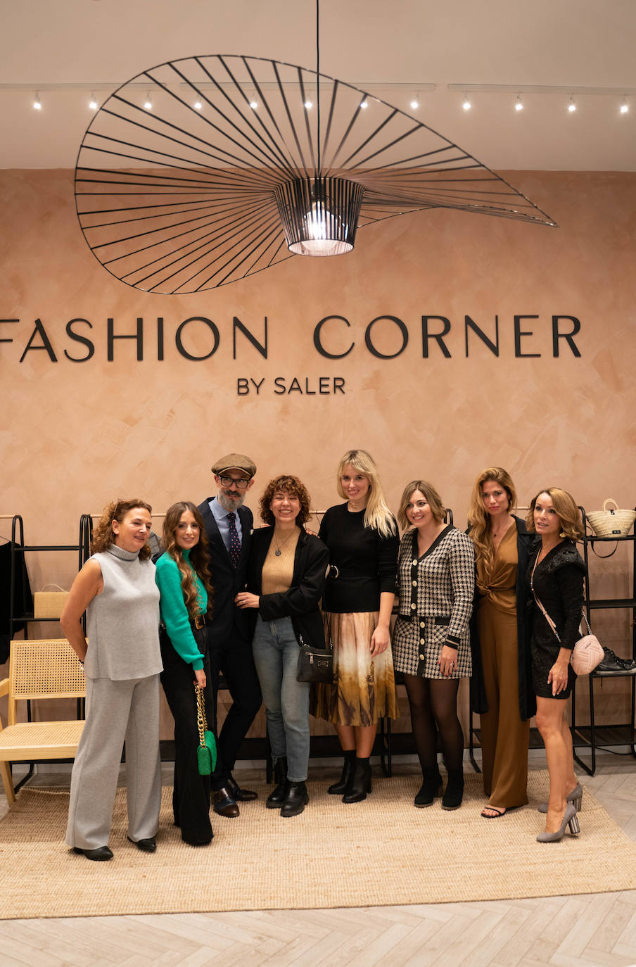 Inauguración del fashion corner de El Saler con Mery Turiel y Macarena Gea, entre otros influencers