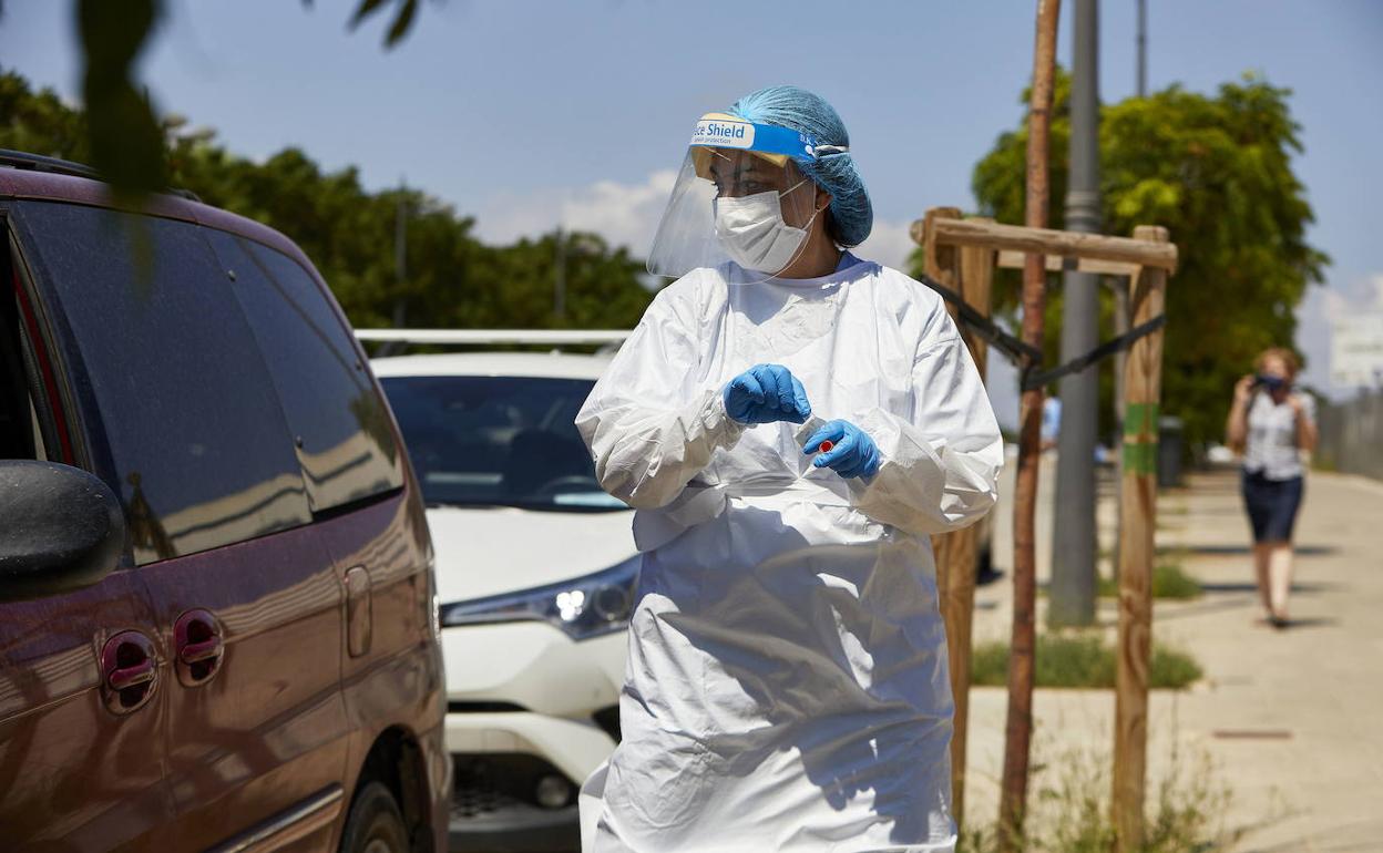 El Covid-19 ha matado este martes en la Comunitat a un total de 15 personas. 