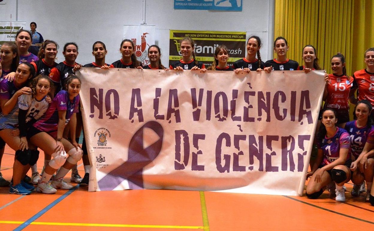 Los dos equipos de Voleibol se sumaron al Día Internacional Contra la Violencia de Género. 