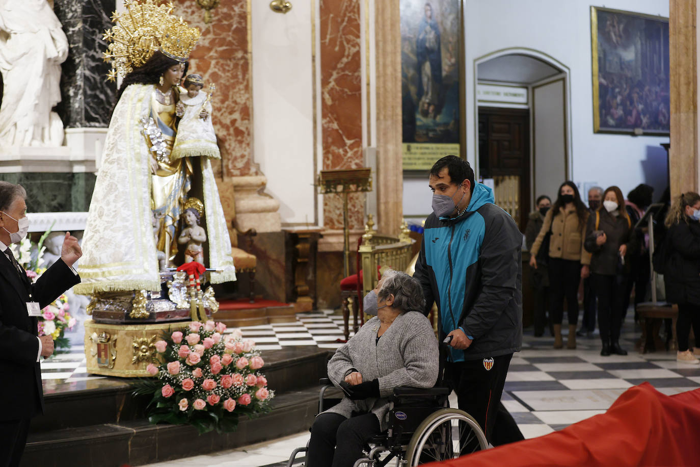 Besamanos en Valencia | Lluvia en el inicio del Besamanos en Valencia