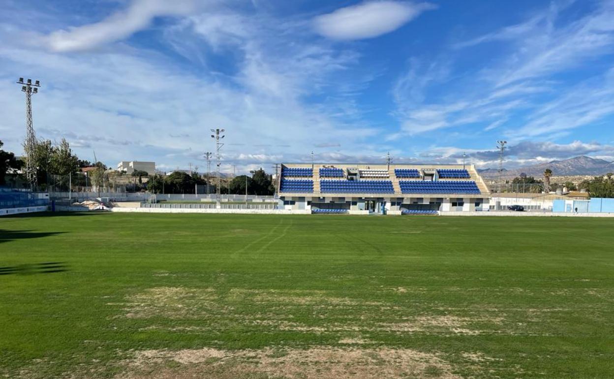 Imagen reciente del terreno de juego de Villafranqueza, donde se debería haber jugado el partido. 