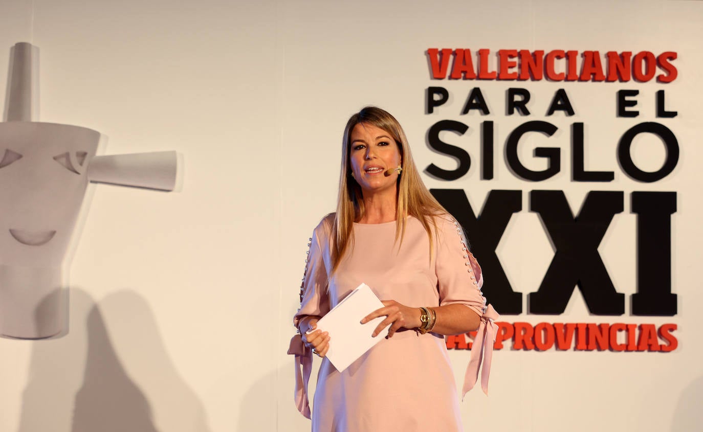 Maribel Vilaplana fue la conductora de la gala de entrega de los premios Valencianos para el Siglo XXI.