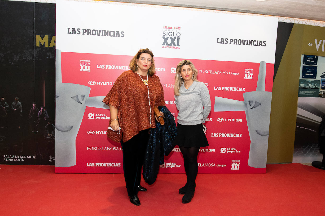 Rosa Sanchidrián, rectora de la Universidad Europea de Valencia, junto a Carla de Paredes, decana de la Facultad de Ciencias Sociales.