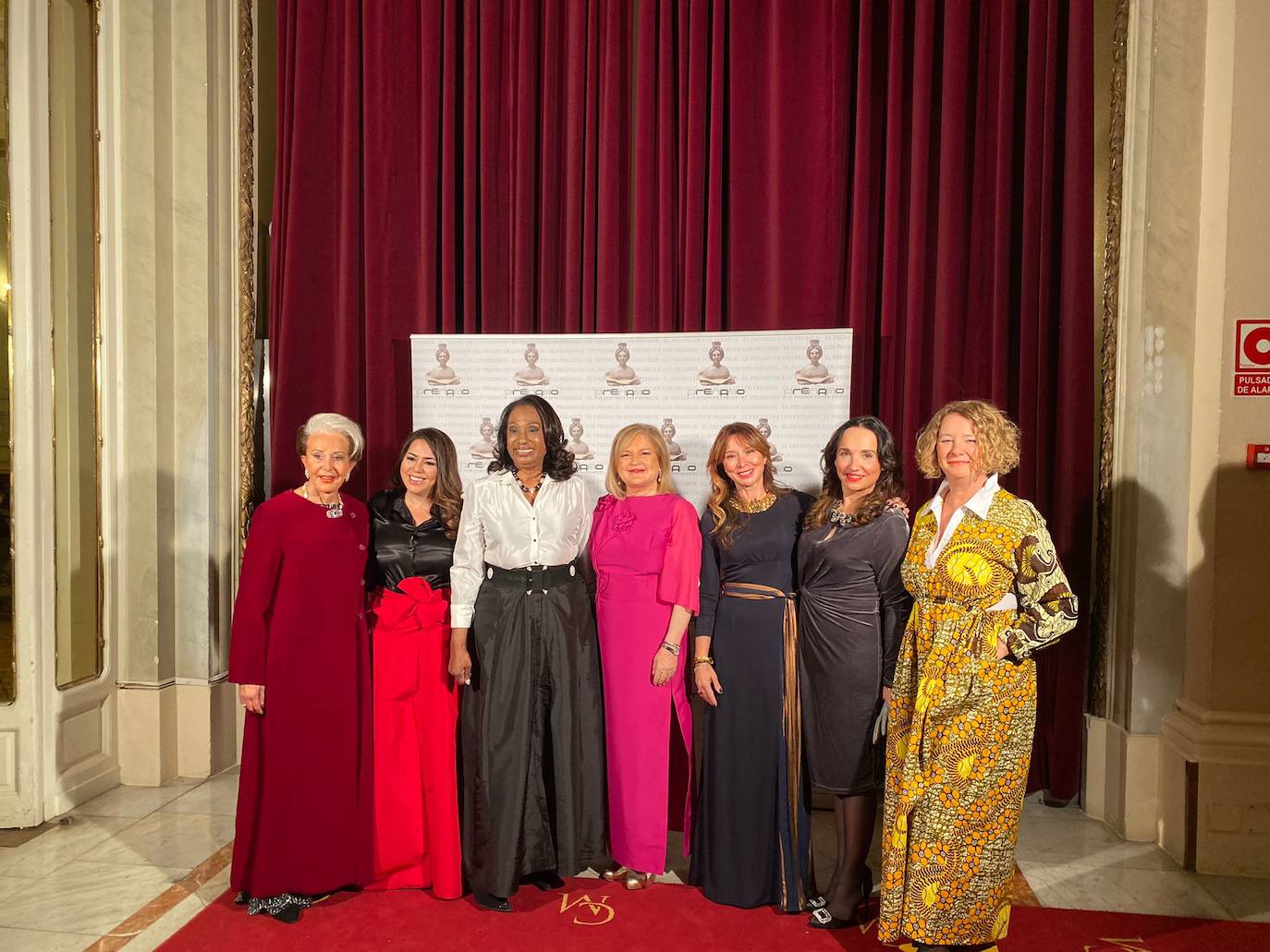 Marisa Marín, Luciana Brito, Laura Victoria, Carmen de Rosa, Eva Turanzo, Susana Sorribes y Leticia Valera. 