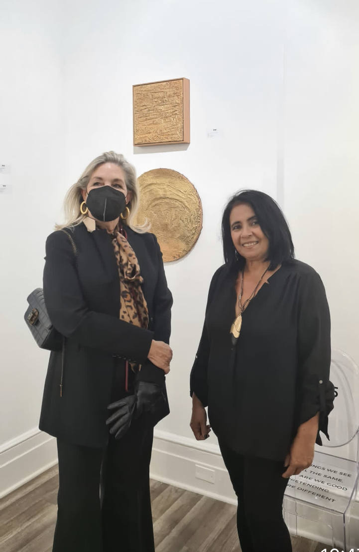 Blanca Martí y Alcinda Saphira en la Galería de NY.