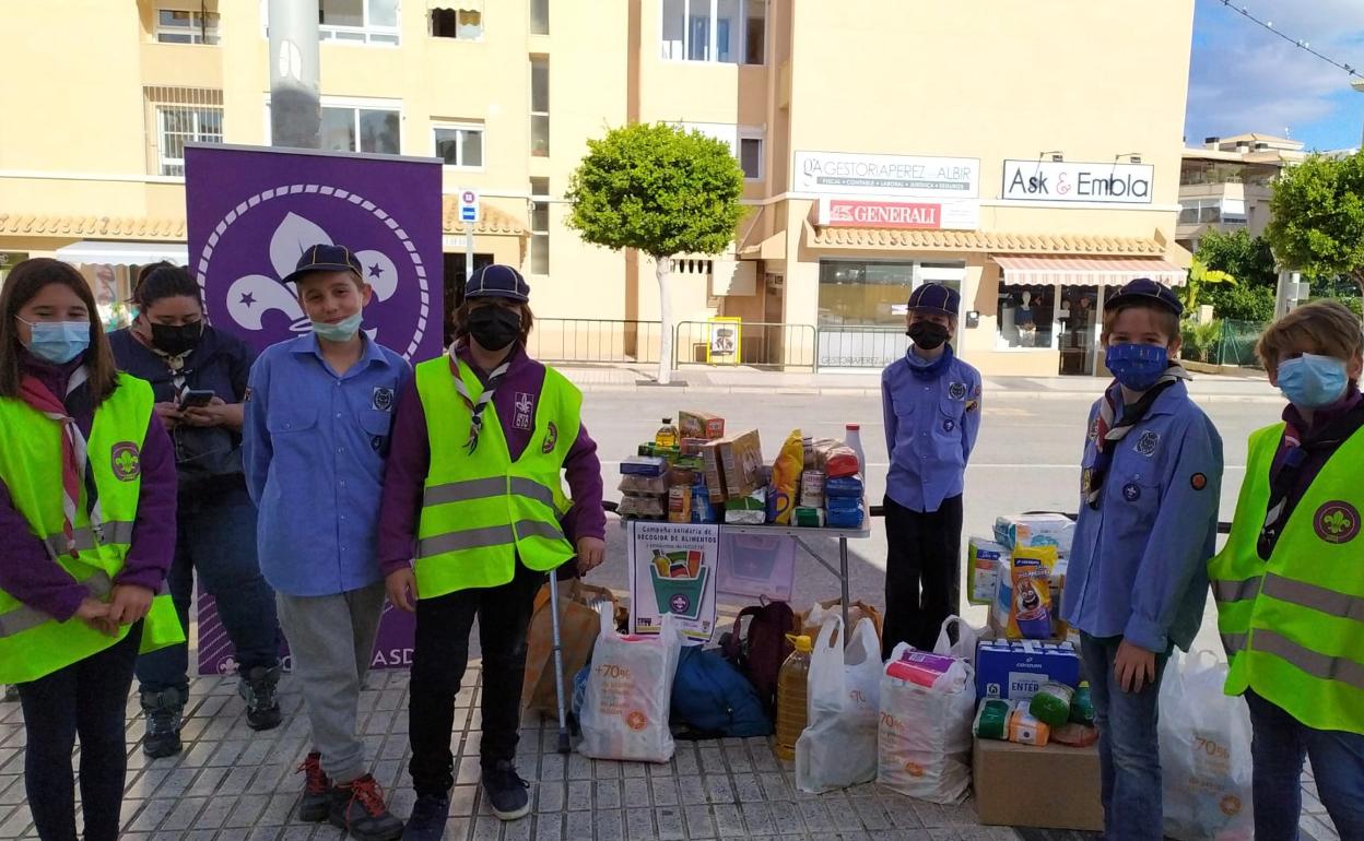 Los scouts alfasinos recogieron cinco toneladas de comida y productos de higiene