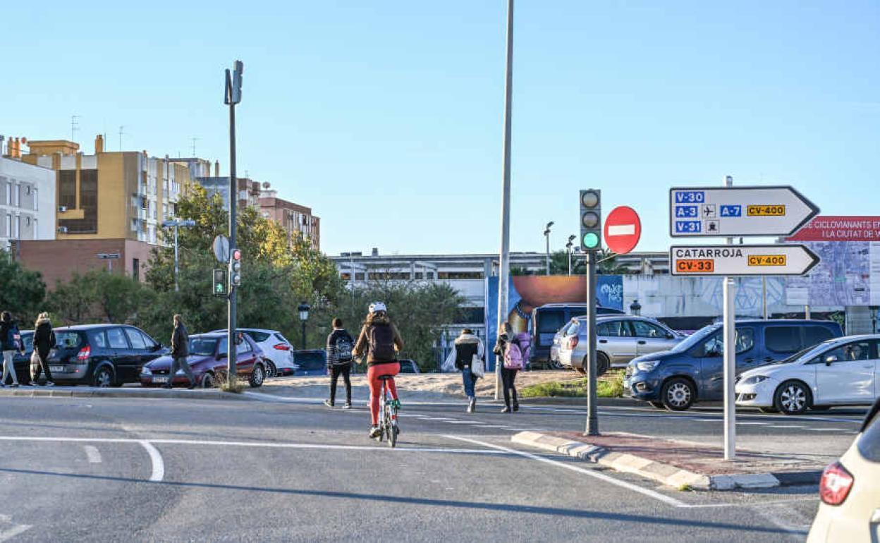 Carril bici segregado en San Marcelino.