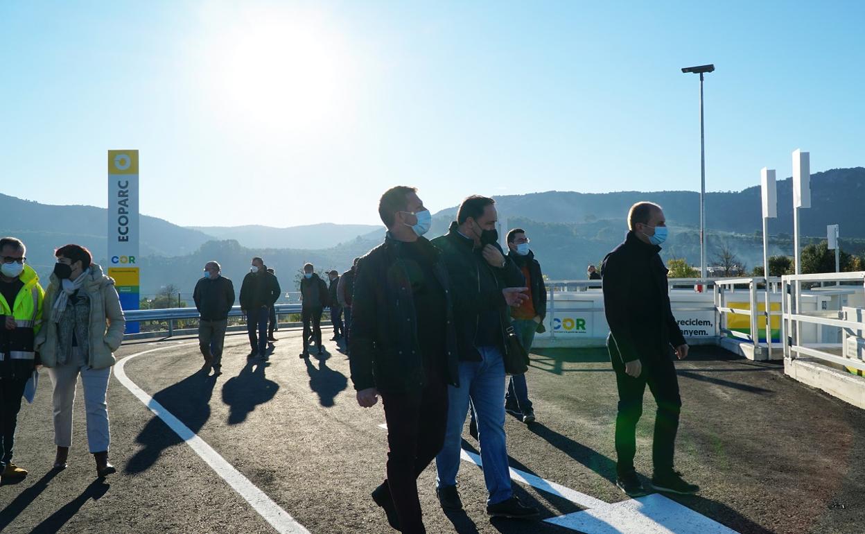 Visita del presidente del COR y el alcalde de Moixent a las instalaciones del nuevo ecoparque. 