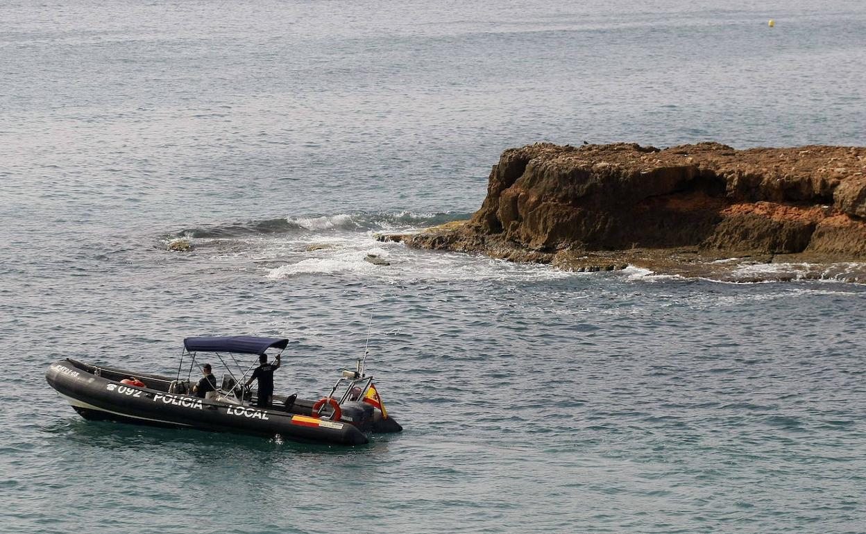 Vigilancia policial en las costas del sur de Alicante. 