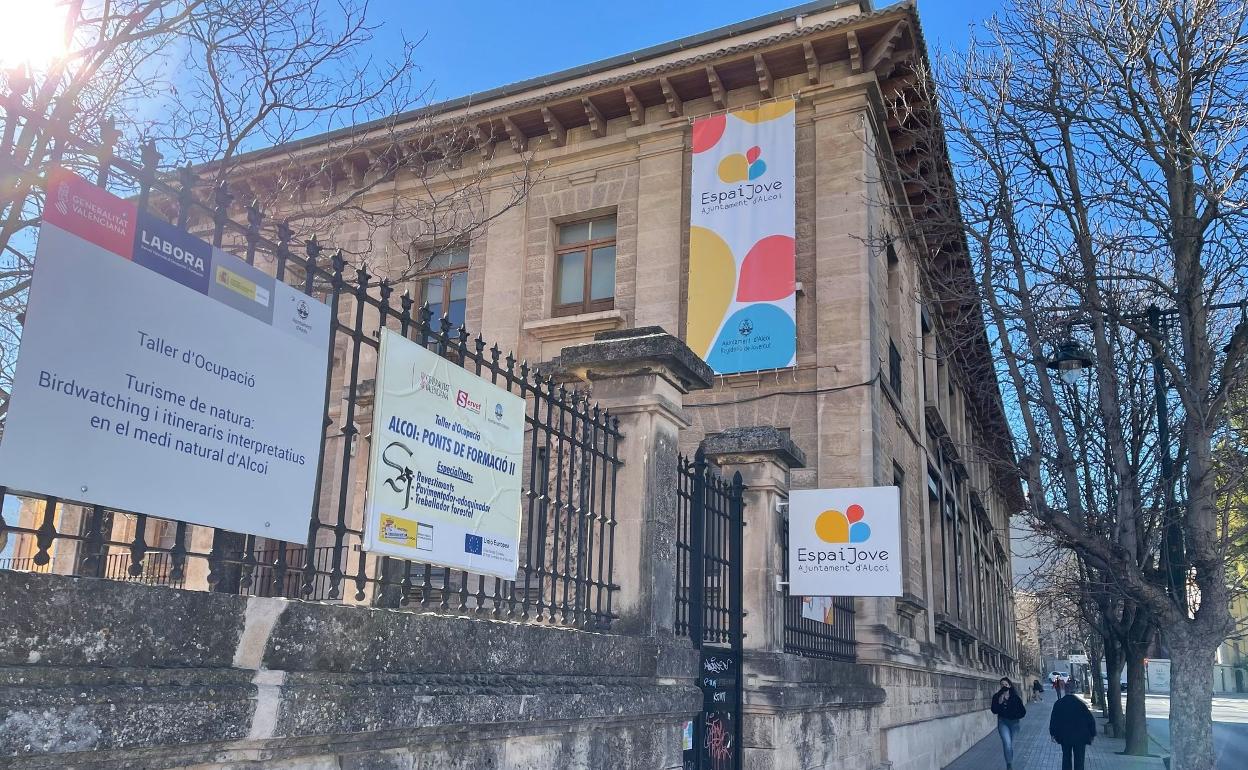 Edificio que alberga el Espai Jove de Alcoi. 