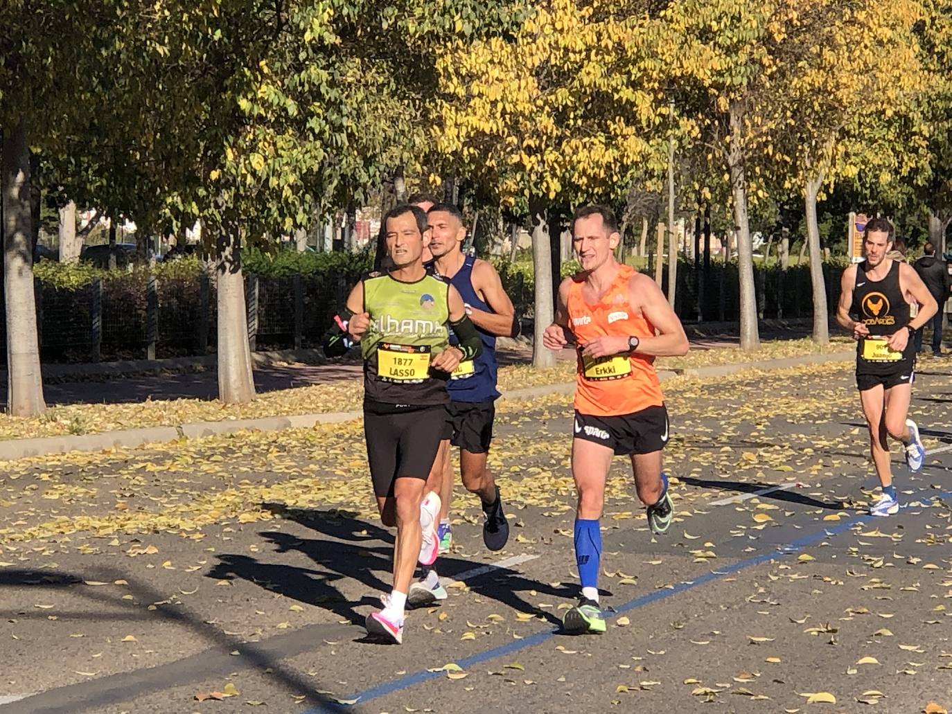 Tras pasar por el centro de la ciudad los participantes llegaban al entorno del Bioparc para comenzar el último tramo de la carrera.