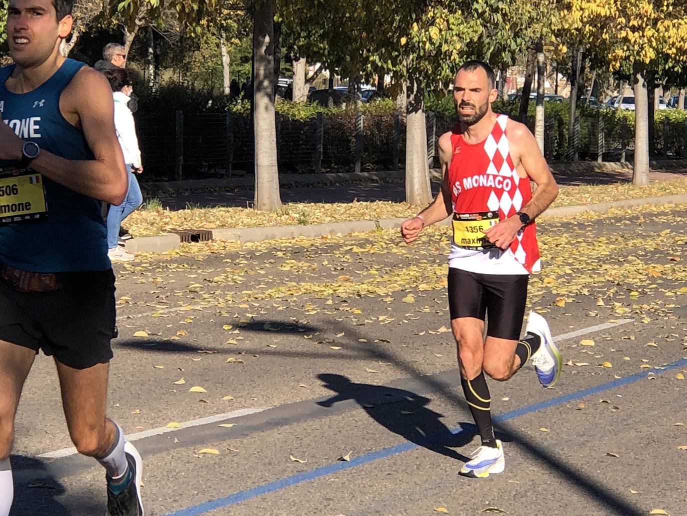 Tras pasar por el centro de la ciudad los participantes llegaban al entorno del Bioparc para comenzar el último tramo de la carrera.