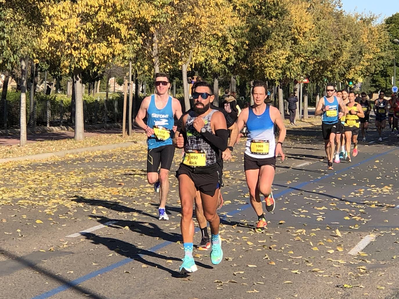 Tras pasar por el centro de la ciudad los participantes llegaban al entorno del Bioparc para comenzar el último tramo de la carrera.