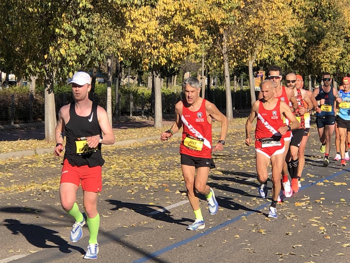 Tras pasar por el centro de la ciudad los participantes llegaban al entorno del Bioparc para comenzar el último tramo de la carrera.