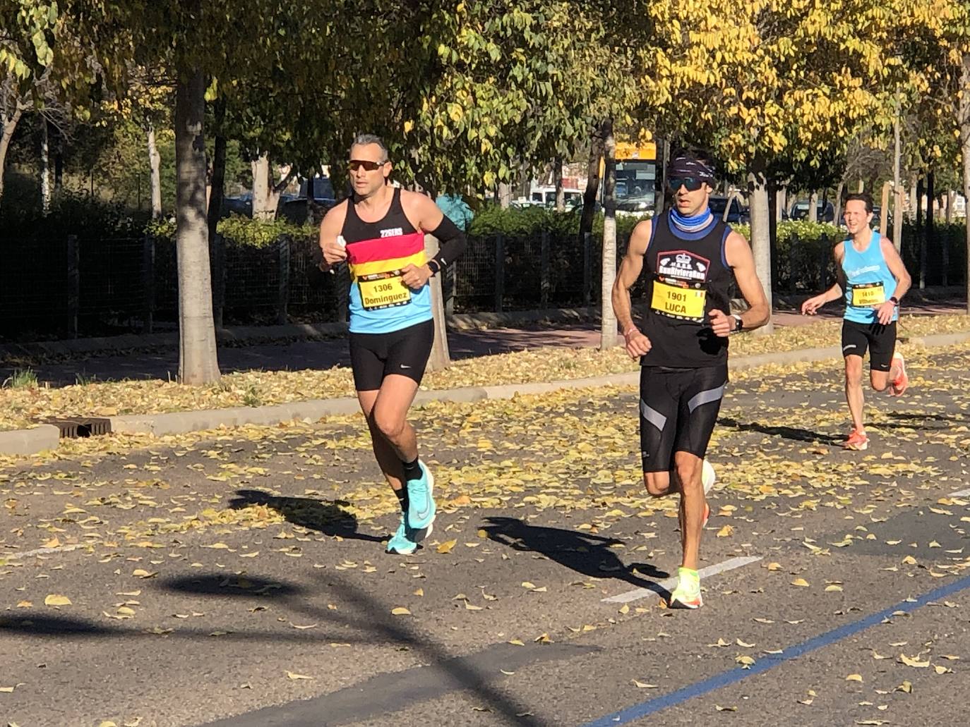 Tras pasar por el centro de la ciudad los participantes llegaban al entorno del Bioparc para comenzar el último tramo de la carrera.