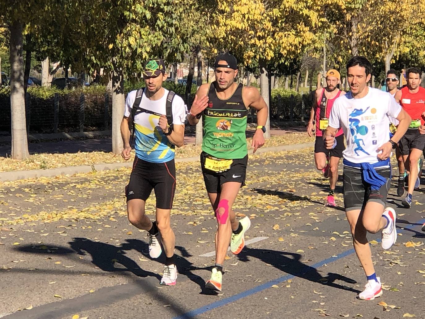 Tras pasar por el centro de la ciudad los participantes llegaban al entorno del Bioparc para comenzar el último tramo de la carrera.