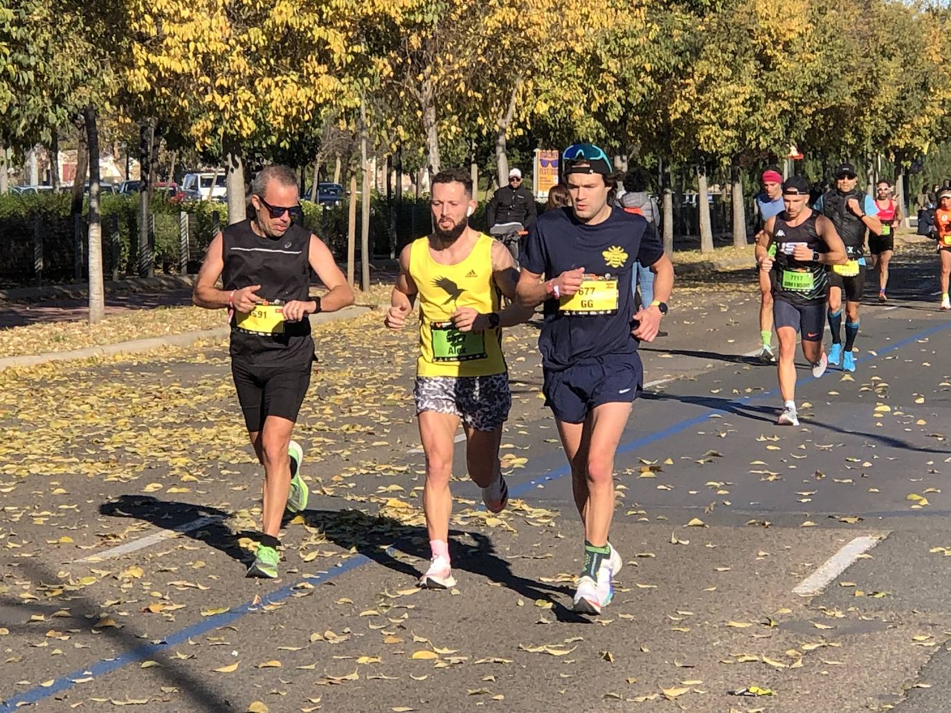 Los corredores encaran el último tramo del recorrido.