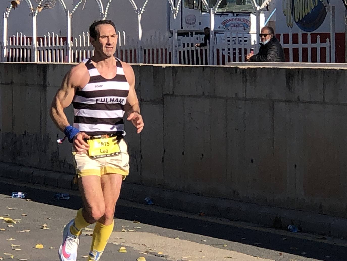 Los corredores encaran el último tramo del recorrido.