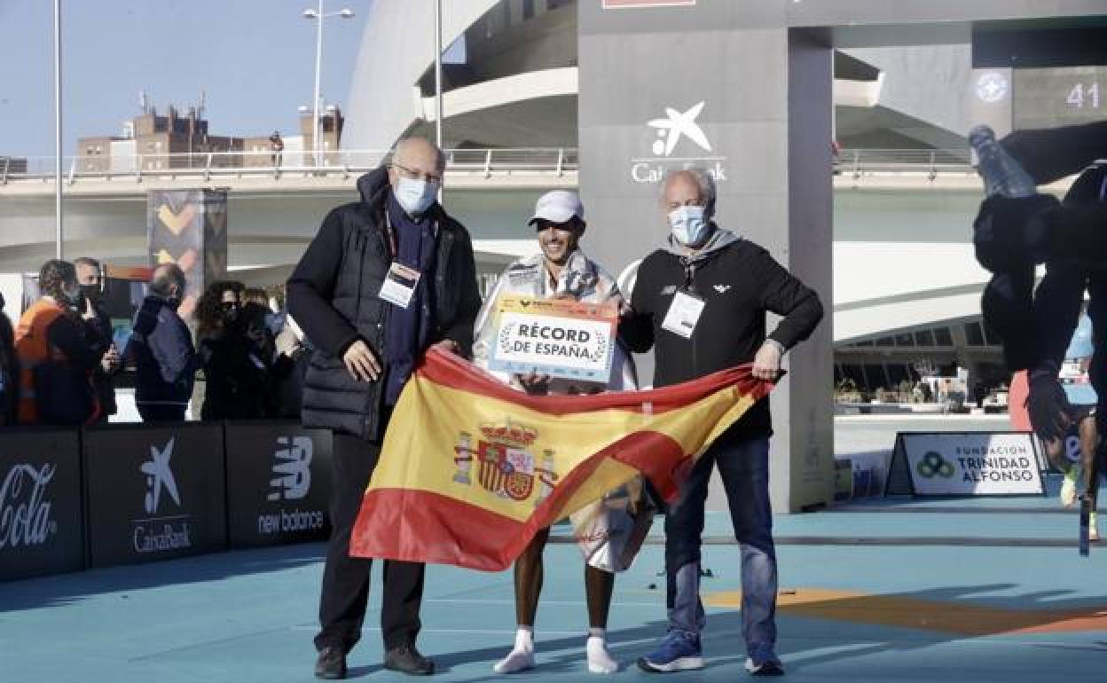 Ben Daoud en la pasarela azul del Maratón de Valencia. 