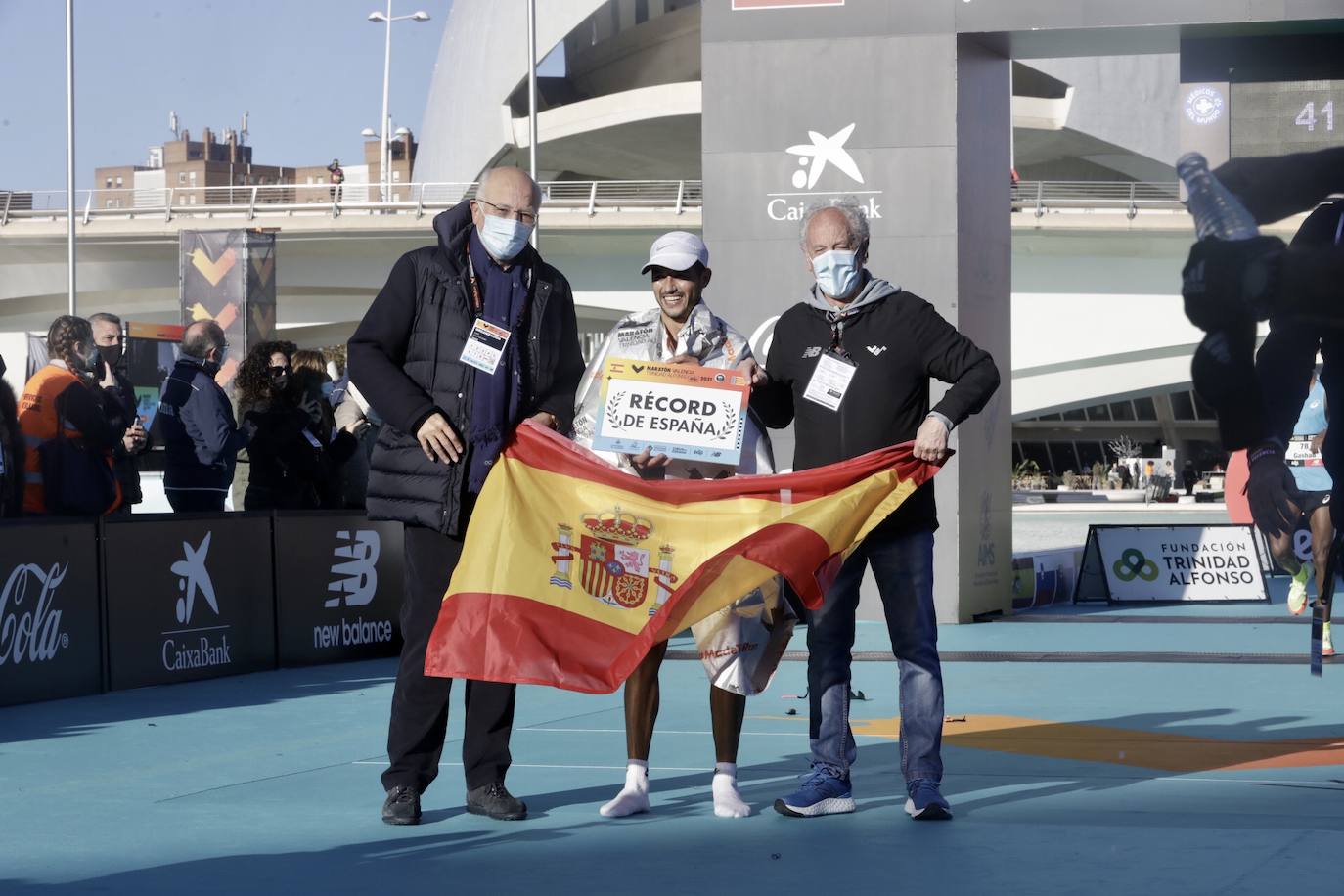 Fotos: Línea de meta del Maratón de Valencia 2021: así ha sido el final de la carrera