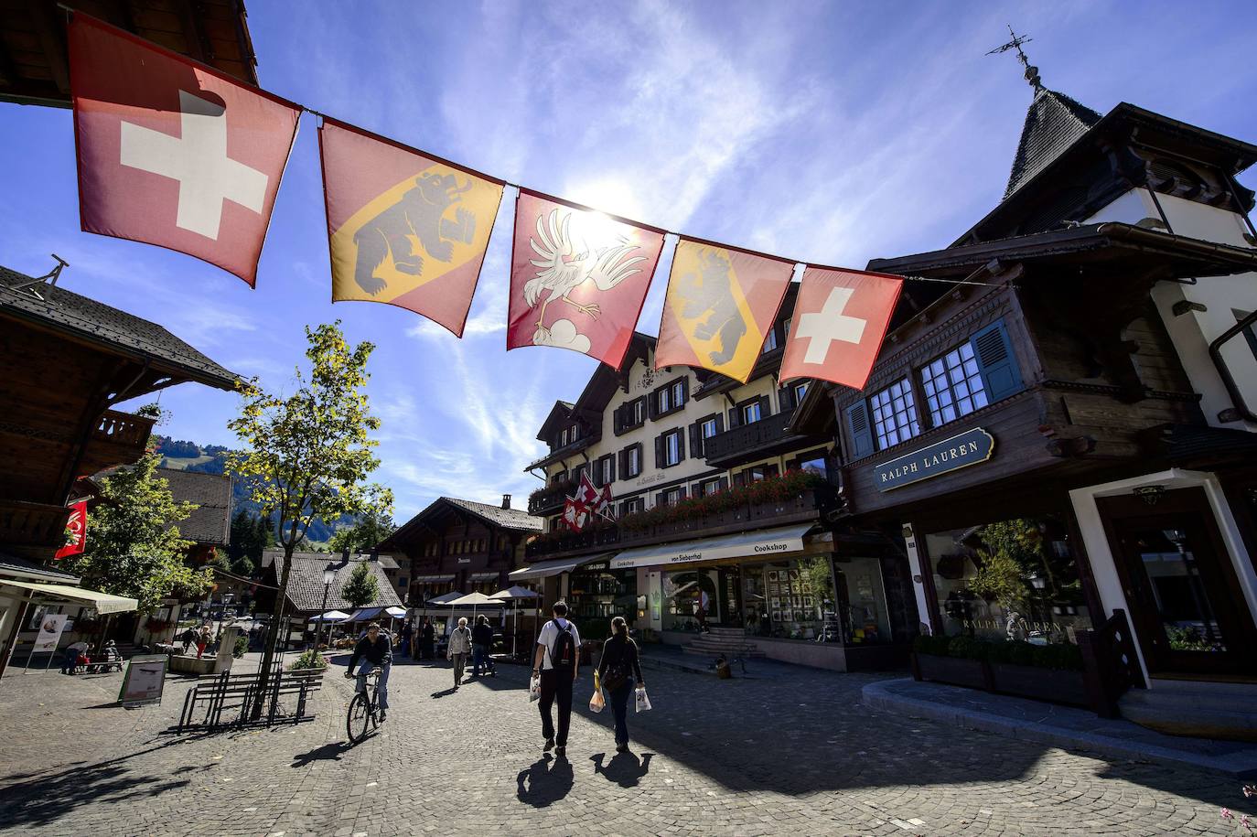 7.- Berna (Suiza) | Según European Best Destinations, Berna es la ciudad europea con mejor calidad de vida del continente por delante de Copenhague y Viena. Su gran número de parques y jardines, así como la buena calidad del aire y el agua contribuyen a hacer de la ciudad suiza uno de los destinos más verdes de Europa.