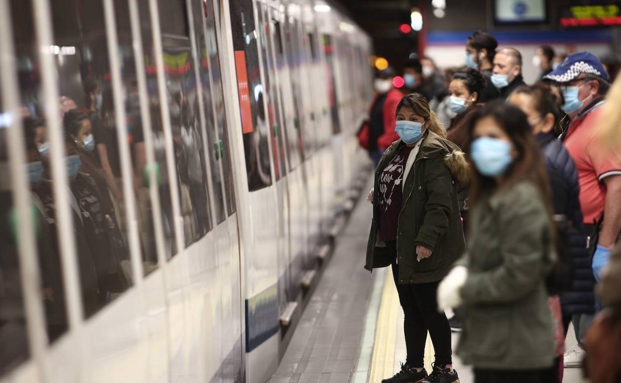 Horarios de Metrovalencia | El metro de Valencia recupera el horario nocturno durante cinco días en diciembre y enero